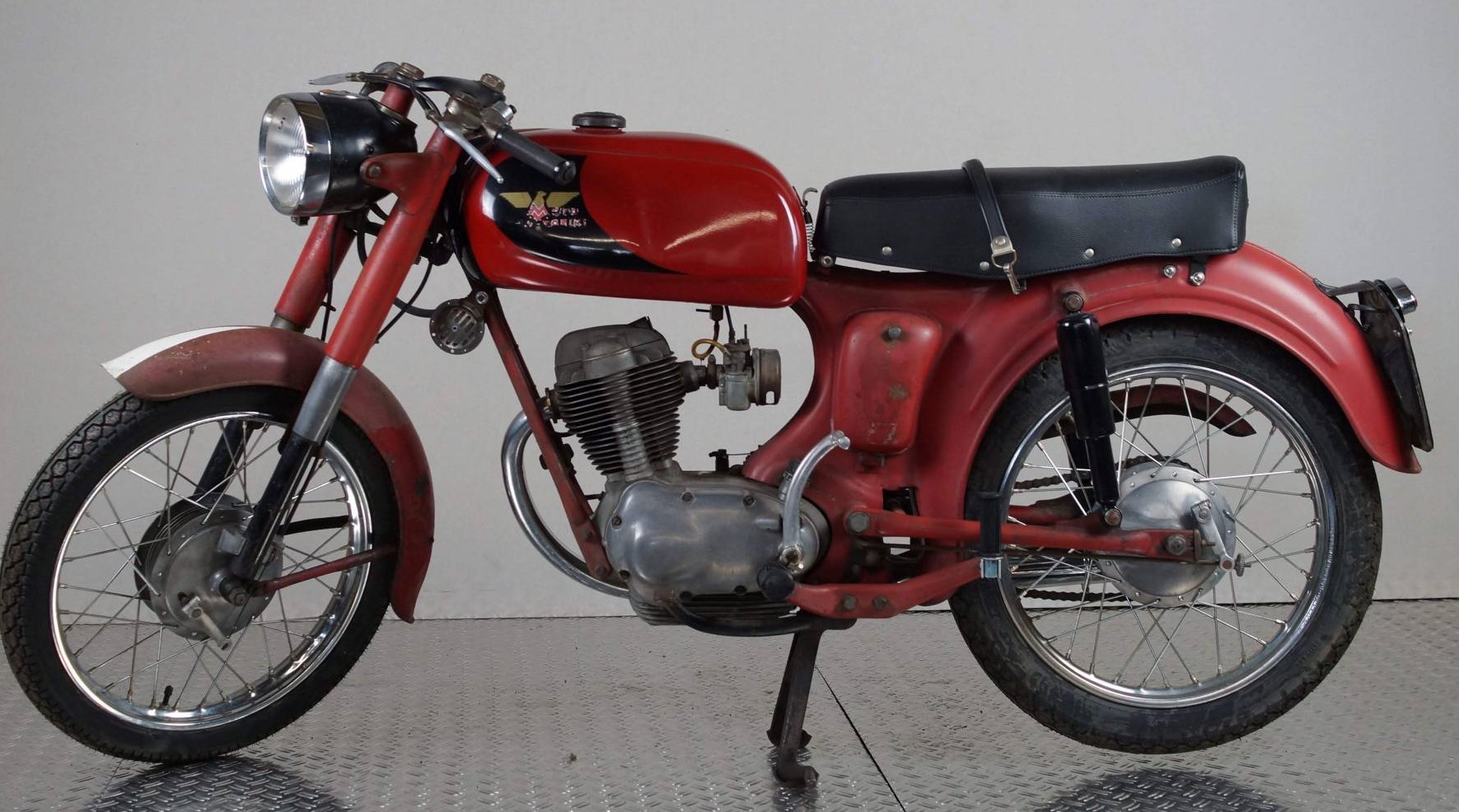 RIVESTIMENTO SELLA MOTO MORINI SBARAZZINO RIVESTIMENTO SELLA MOTO MORINI SBARAZZINO